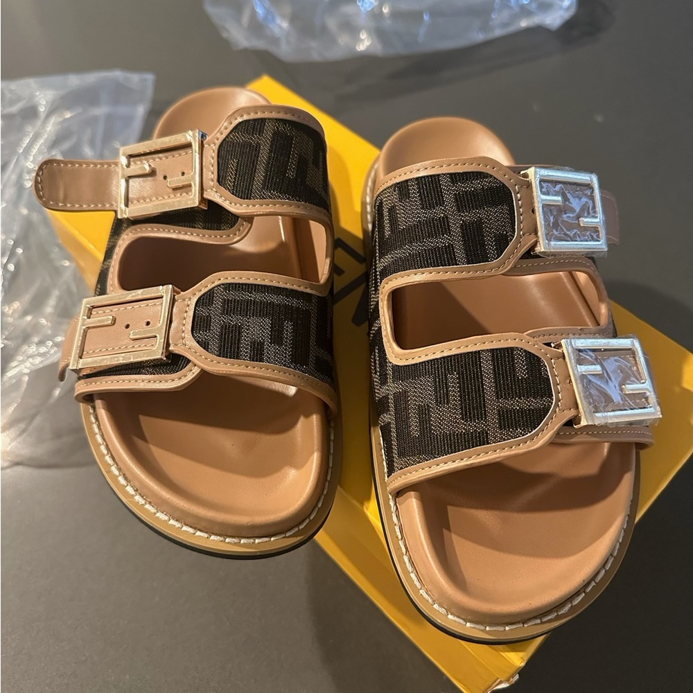 Fendi Women’s Tan and Brown Sandals